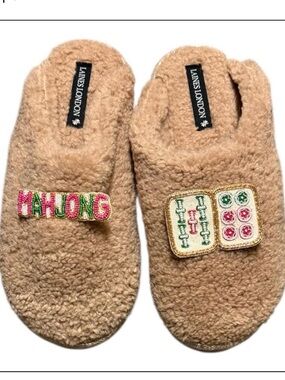 Mahjong Beige Sherpa slippers from Kitson Brand New Size Medium